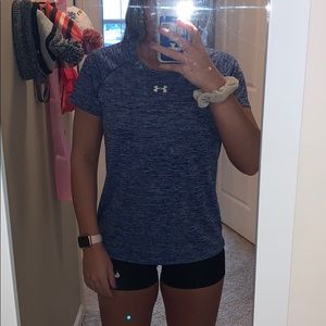Under Armour T-shirt